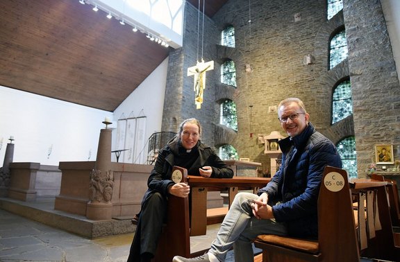 k-20241010_ds_Demokratiekirche_KathKirche_Bielstain_Gespraech_1.jpg  