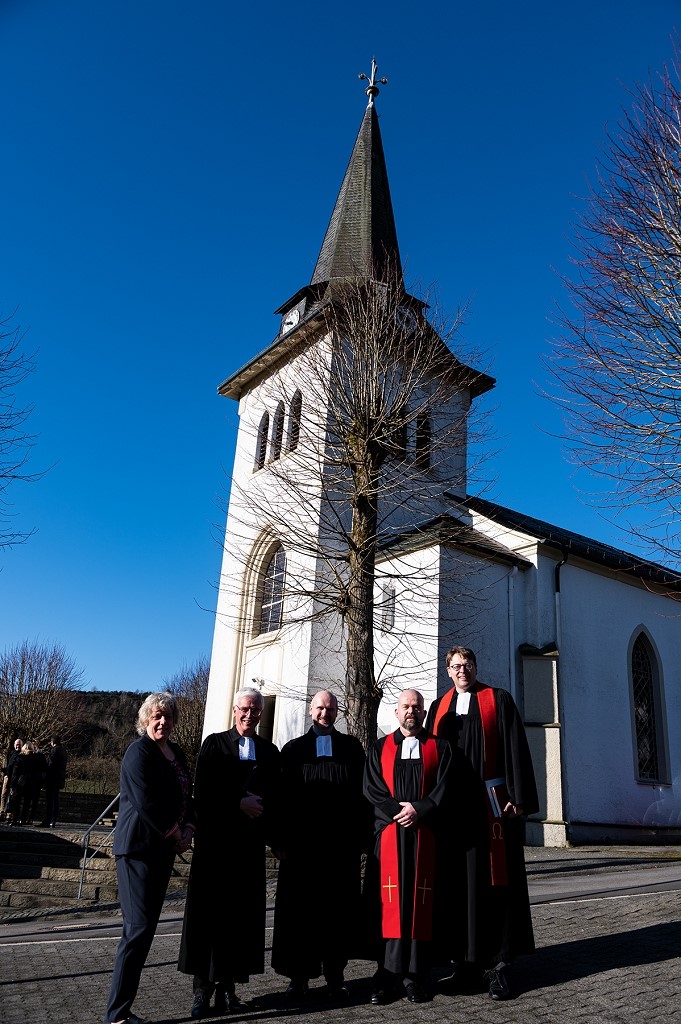 Thomas_Marhöfer_bei_Ordination_von_Heiko_Schöler___Kirche_Heidberg_.jpg  