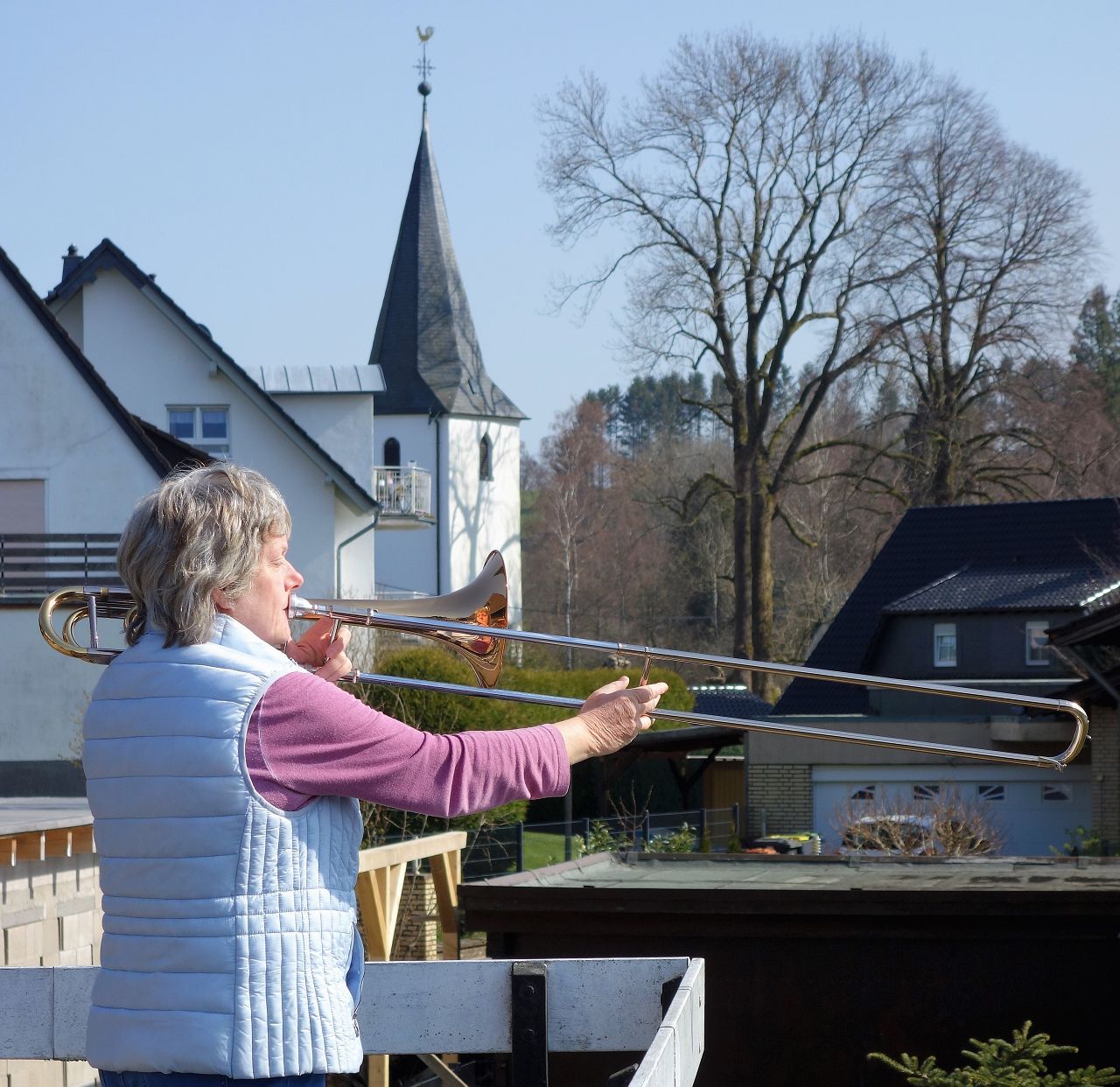 k-k-Ostern_vom_Balkon_Beate_Ising_Posaunenchor_Odenspiel_.jpg  